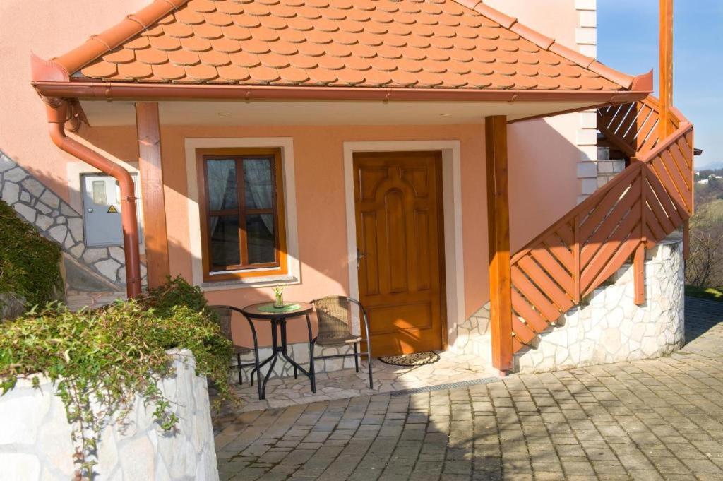 Planinca -Hisa Z Razgledom Apartment Smarje pri Jelsah Ngoại thất bức ảnh